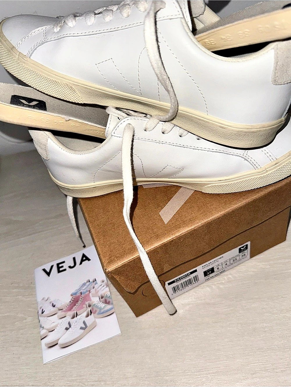 Veja Esplar Leather Extra-White Leather Sneakers White & Beige EU 37